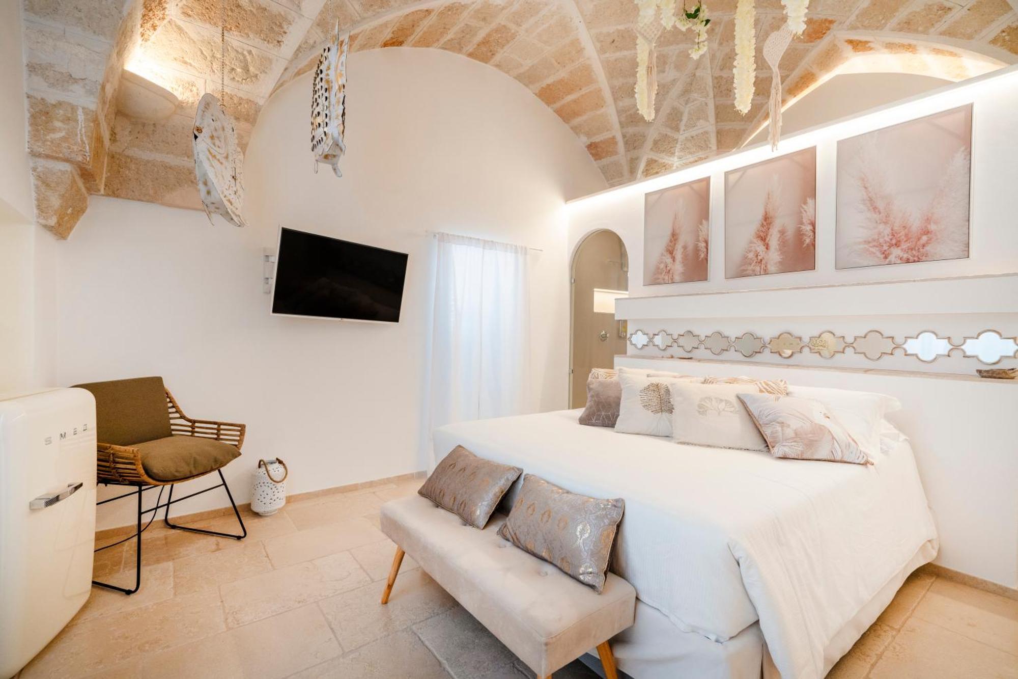 Apulia Charming Suites - Casa Rossa Suite Perla E Suite Corallo Савеллетри Экстерьер фото