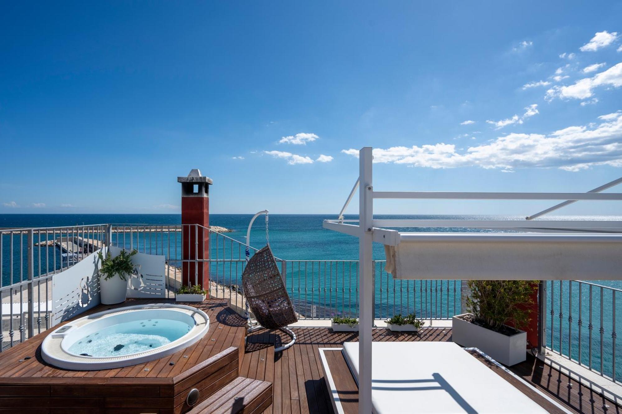 Apulia Charming Suites - Casa Rossa Suite Perla E Suite Corallo Савеллетри Экстерьер фото