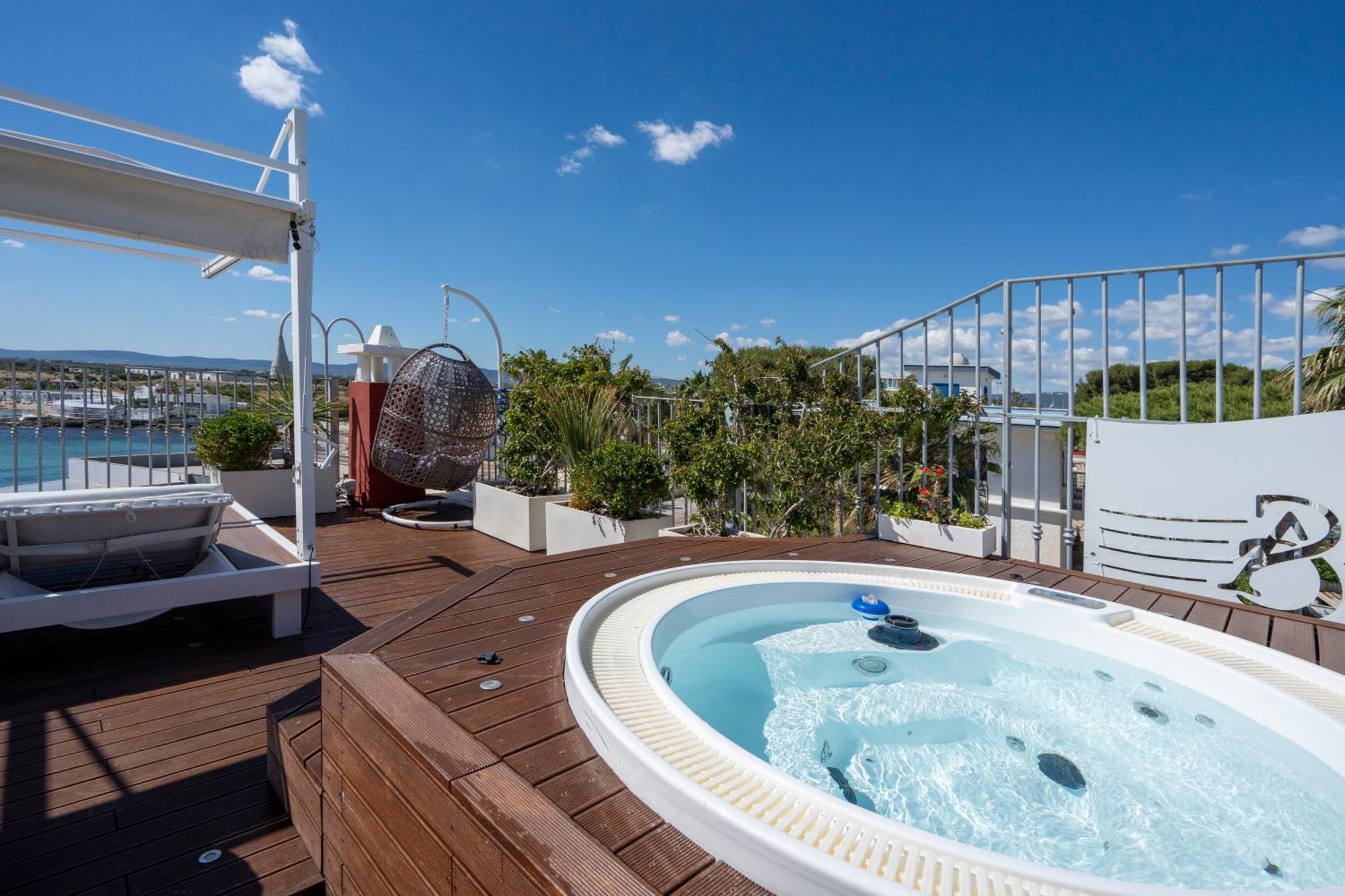 Apulia Charming Suites - Casa Rossa Suite Perla E Suite Corallo Савеллетри Экстерьер фото